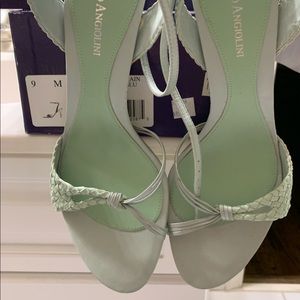 Enzo Angiolini mint strapped heel size 9